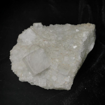 Apophyllit auf Basalt